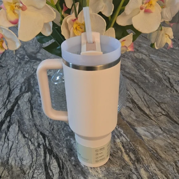 Stanley Quencher H2.0 Tumbler - Light Pink - Picture 3 of 4